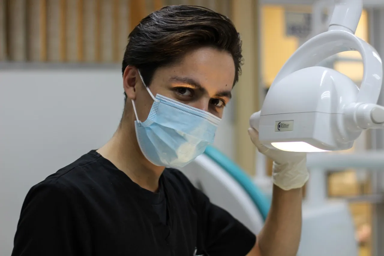 Find oral health with a denturist in Portland OR